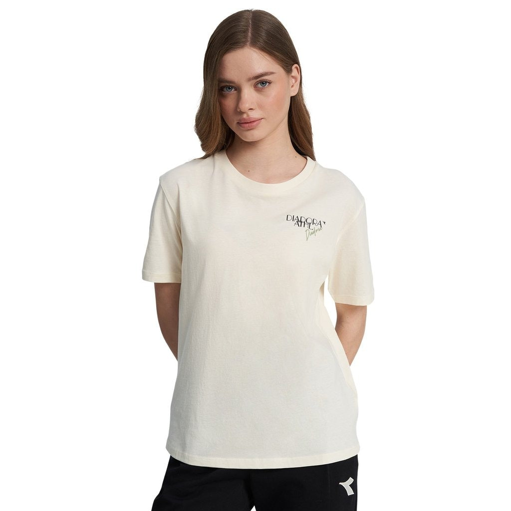 102.182882-20009 DIADORA PRENDAS REMERAS FEMENINO MODA T-SHIRT_SS_I_ESS._SPORTS WHISPER_WHITE